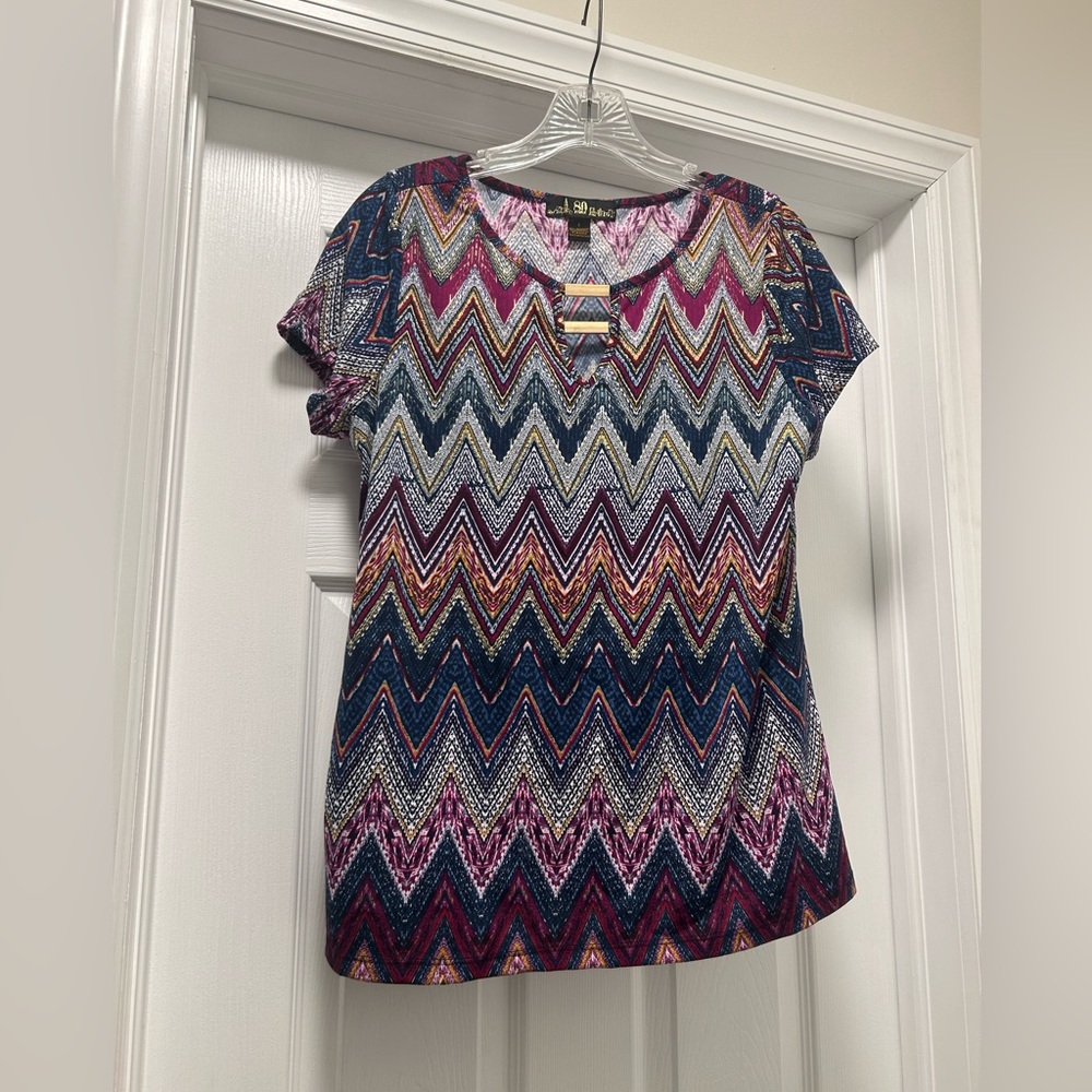 Cute fun designed top - large